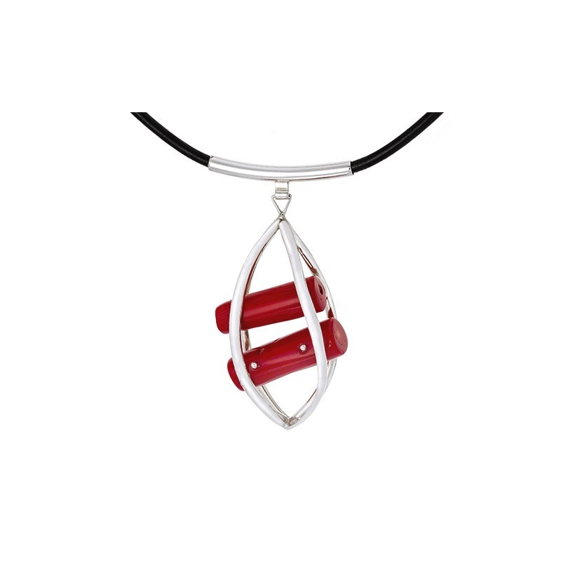 Piękny naszyjnik ze srebra 925 i rzemienia z naturalnej skóry. Z duża zawieszką z czerwonymi koralami.