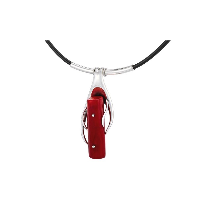 Naszyjnik ze srebra 925 zawieszony na naturalnym rzemieniu z zawieszką z dużym czerwonym koralem.
