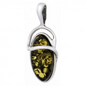 Piękny wisiorek w lekko wydłużonym kształcie ze srebra próby 925 z bursztynem w kolorze zielonym.