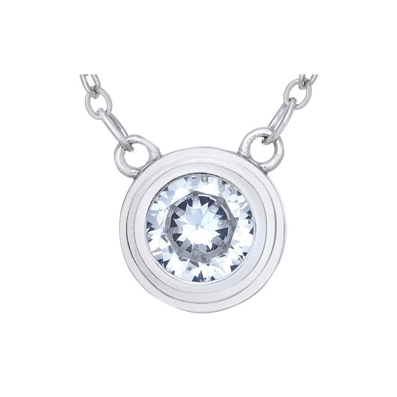 Naszyjnik srebrny próby 925 jest to okrągła celebrytka z cyrkoniami.