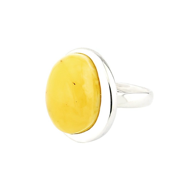 Piękny pierścionek ze srebra 925 oprawiony ręcznie w minimalistycznym stylu z mlecznym z dużym bursztynem w białym kolorze.