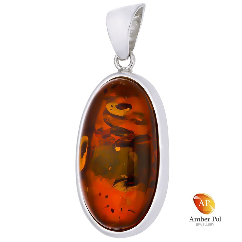 Wisior srebrny 925 z dużym bursztynem w kolorze koniaku o klasycznej owalnej linii z dopasowana zawieszką.