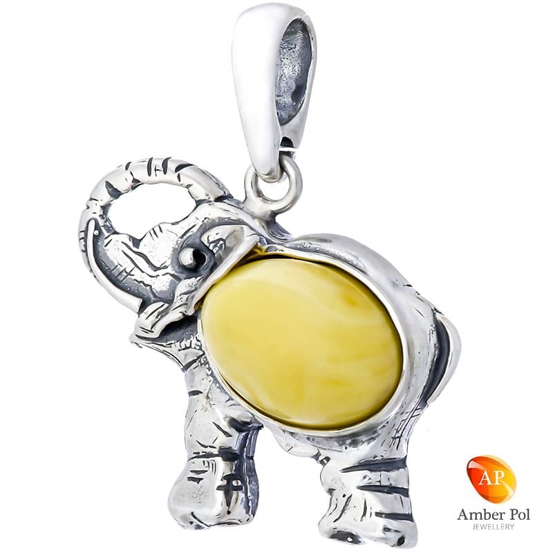 Wisiorek ze srebra 925 o kształcie słonika  z głowa i trąbą skierowana ku górze, posiada biały bursztynek w miejscu brzuszka.