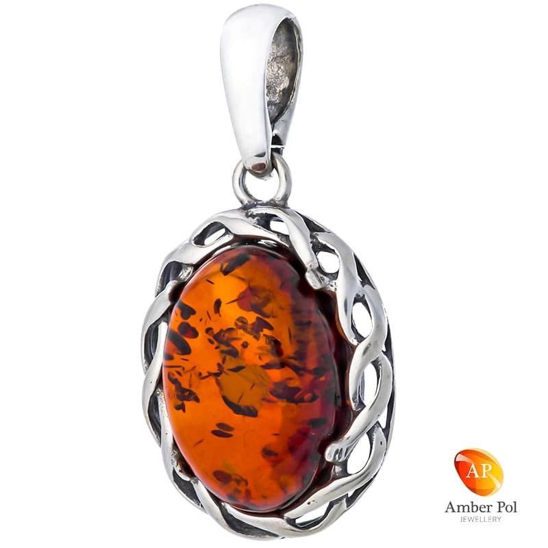 Wisiorek ze srebra 925 z owalnym bursztynem w kolorze koniakowym subtelnie oplecionym  warkoczykiem ze srebra.