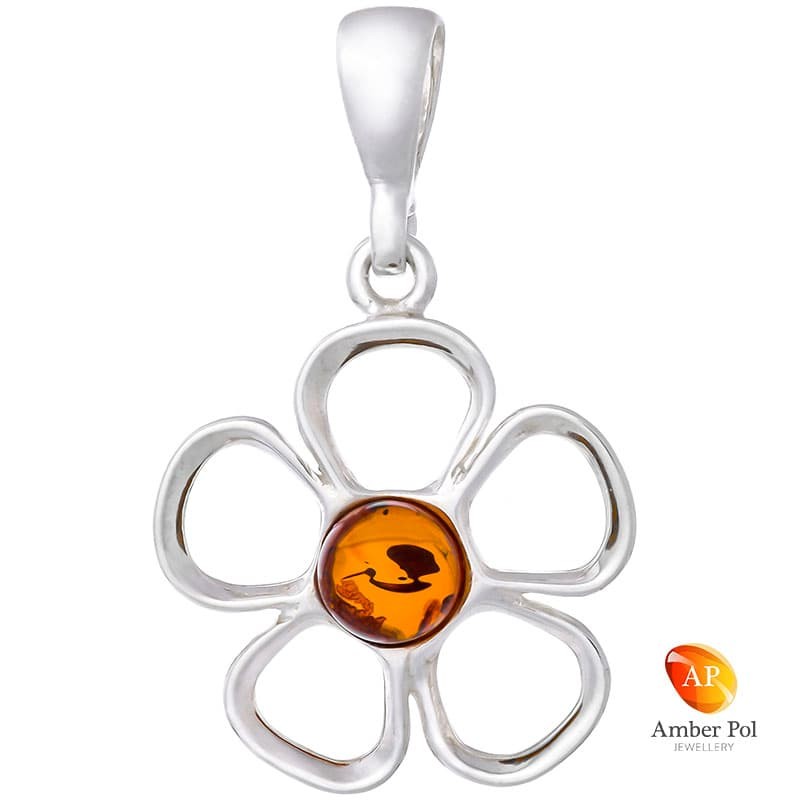 Piękny wisiorek ze srebra próby 925 przedstawiający kwiatka z pięcioma płatkami a środek jest z bursztynu w koniakowym kolorze.