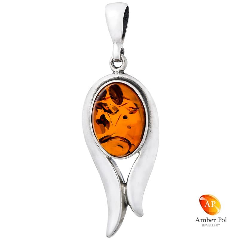 Piękny wisiorek srebrny 925 z owalnym bursztynem w kolorze koniakowym ozdobiony wydłużającym go prostymi elementami.