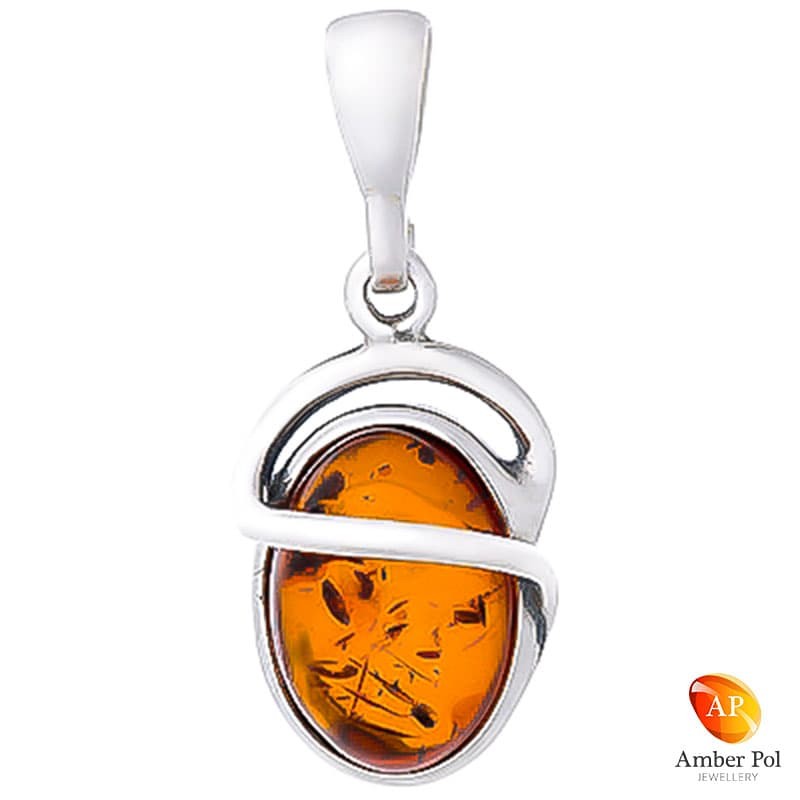 Piękny wisiorek w  wydłużonej formie ze srebra próby 925 z bursztynem w kolorze koniakowym.
