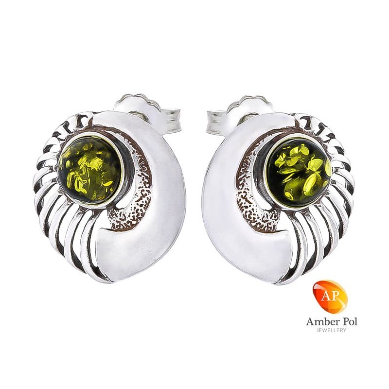 Piękne kolczyki srebrne 925   na sztyft o fantazyjnym okrągłym kształcie z zielonym bursztynem.