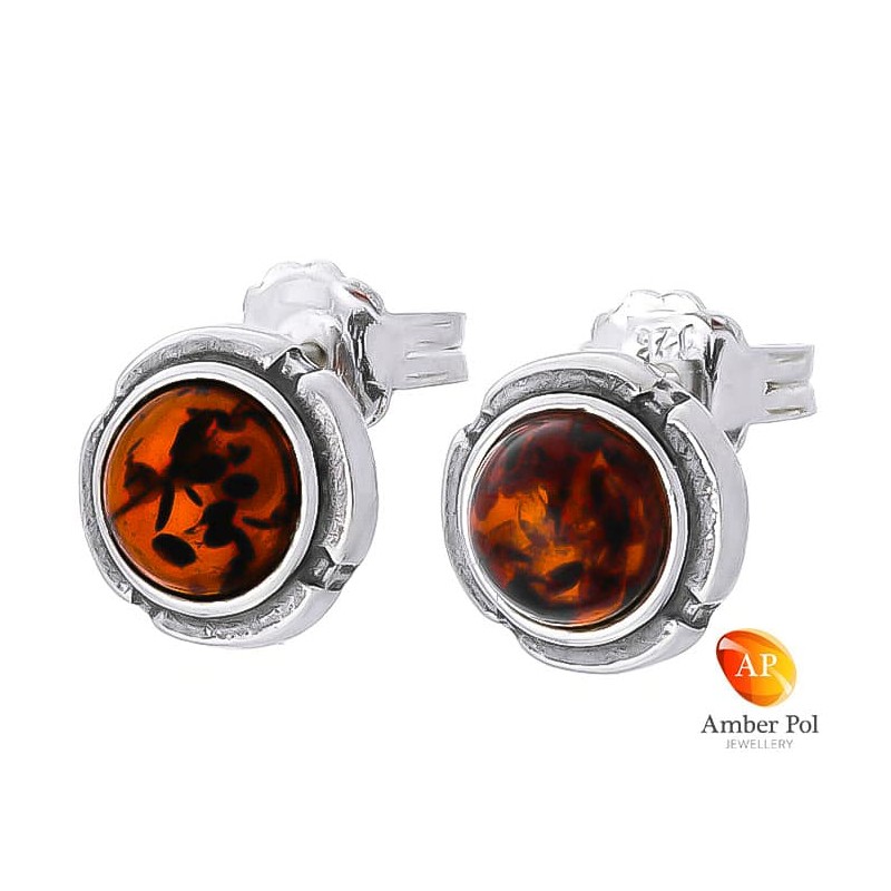 Piękne srebrne 925 okrągłe  kolczyki na sztyft z koniakowym bursztynowym oczkiem.