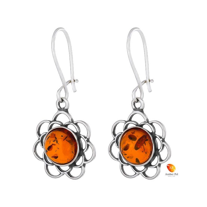 Kolczyki kwiatek z ażurowymi  płatkami, wiszące ze srebra 925 z zawieszką typu bigiel zamykany i bursztynem  w kolorze koniaku.