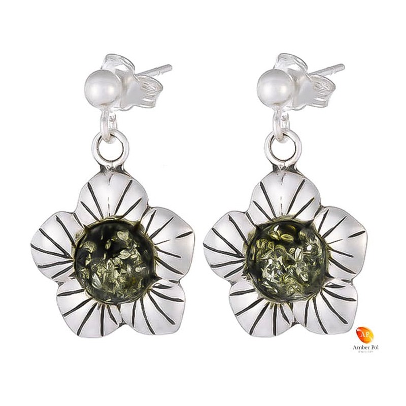 Kolczyki kwiatek z płatkami, wiszące ze srebra 925 z zawieszką typu sztyft z kulką i bursztynem  w kolorze zielonym.