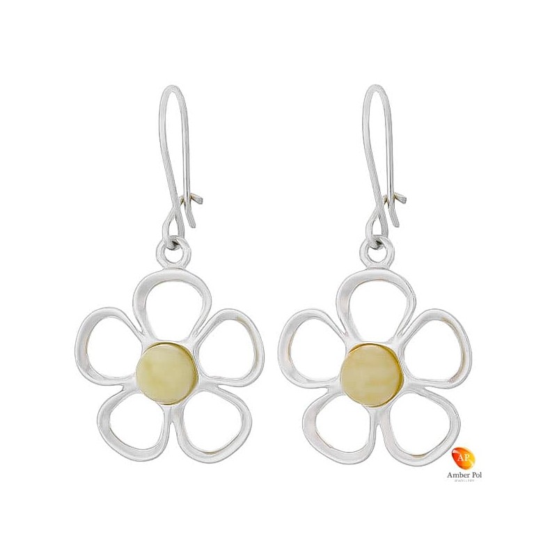 Kolczyki wiszące o kształcie kwiatka z płatkami ze srebra 925 z zawieszką typu bigl zapinany i bursztynem  w kolorze białym.