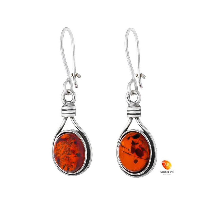 Kolczyki wiszące ze srebra 925 na zawieszce typu bigiel zapinany z owalnym  bursztynem w kolorze koniakowym.